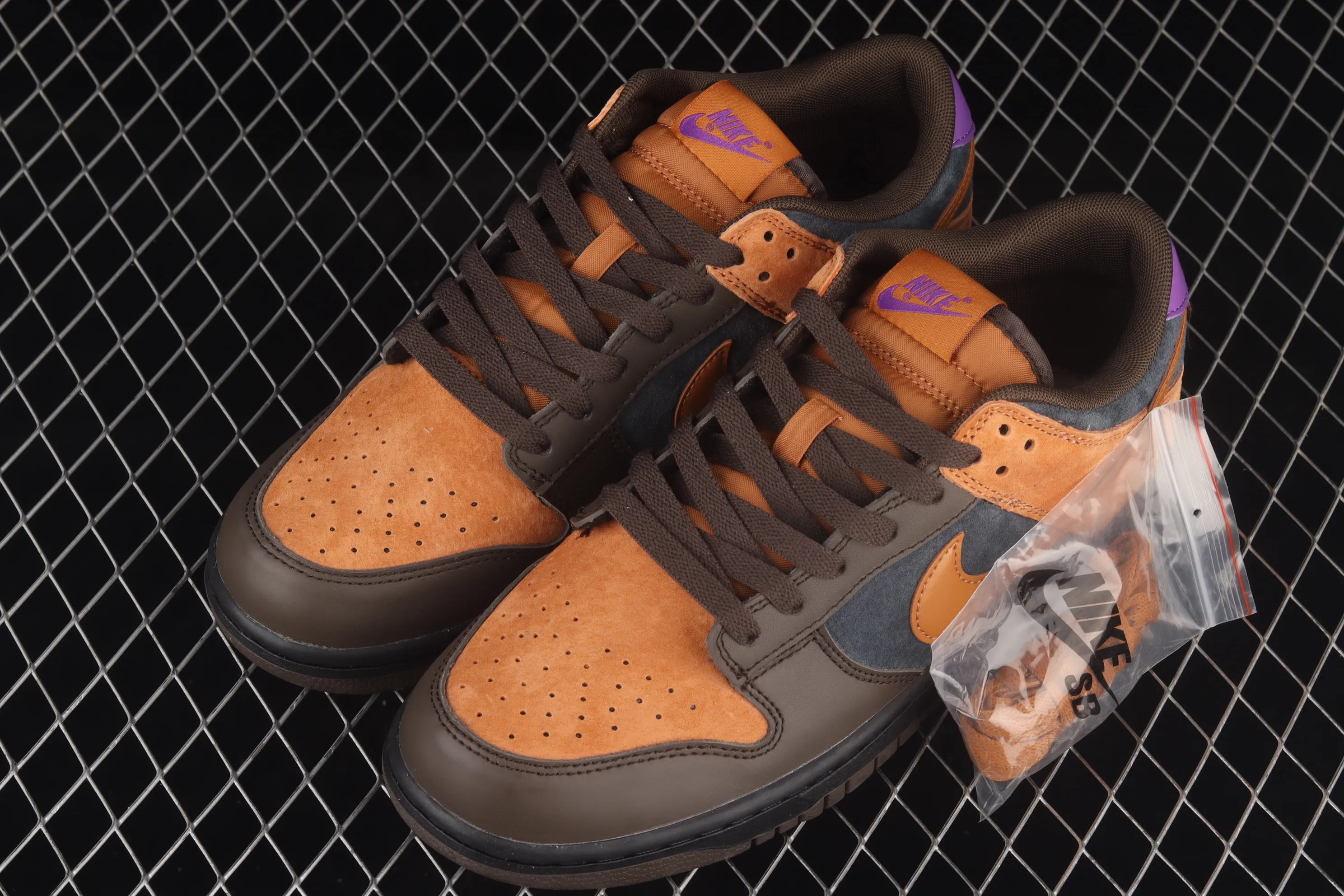 All Categories Nk SB Dunk Series Nk SB Dunk Low Low-top Sneakers Pure Original Version Nk SB Dunk Low Prm SB "Cider" Cider Color SB Smashed Backboard Fashion Casual Sneakers DH0601-001